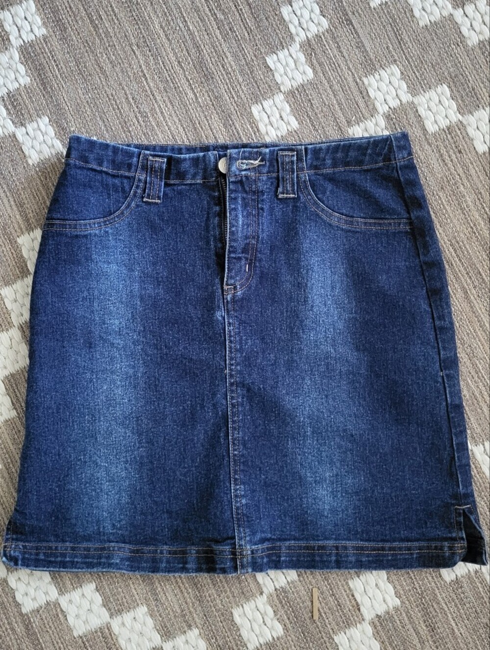 Classic Dark Blue Denim Skirt Women Cotton Spandex Size 5 / 6 Zipper Pockets